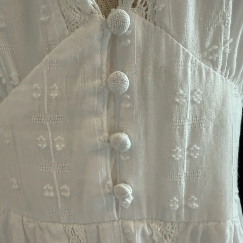Jessica Simpson White Eyelet Button-Front Maxi Dress with Puff Sleeves- Like New - Picture 3 of 8